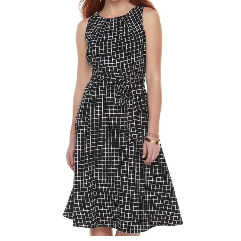 Crew neck, midi length dress.